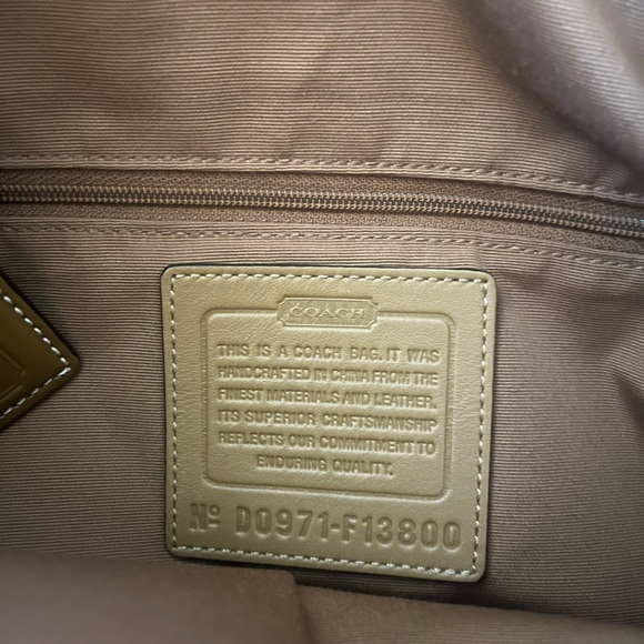 VINTAGE | Coach Scarf Print Monogram Fabric and Patent Leather Hobo Bag!! - Picture 13 of 13